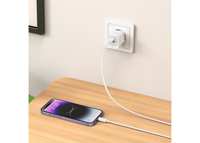Сетевое зарядное устройство с кабелем USB-C/Lightning Hoco C147A USB-C PD 20W + USB-A QC3.0