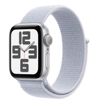 Apple Watch SE (2024), 40 мм, корпус из алюминия серебристого цвета, спортивный браслет цвета «голубое облако»