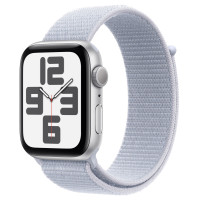 Apple Watch SE (2024), 44 мм, корпус из алюминия серебристого цвета, спортивный браслет цвета «голубое облако»