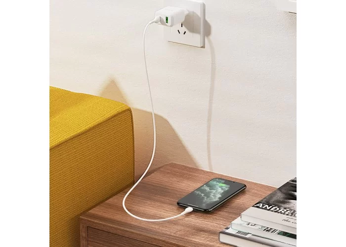 Сетевое зарядное устройство с кабелем USB-C/Lightning Hoco N5 USB-C PD 20W + USB-A QC3.0, белый цвет
